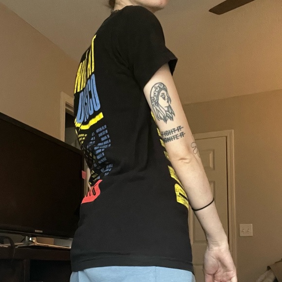 🔉 P!ATD 2016 Tour Tee - Picture 3 of 4